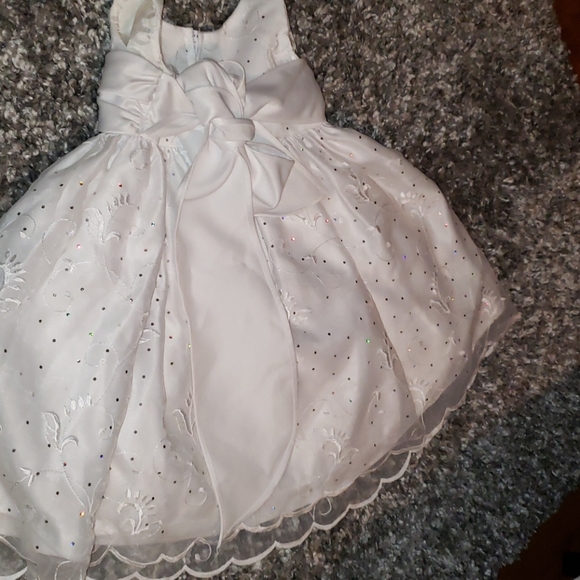 White 👗 - Picture 3 of 4